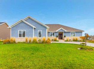 531 W Copper Ridge Ct, Dunlap, IL 61525