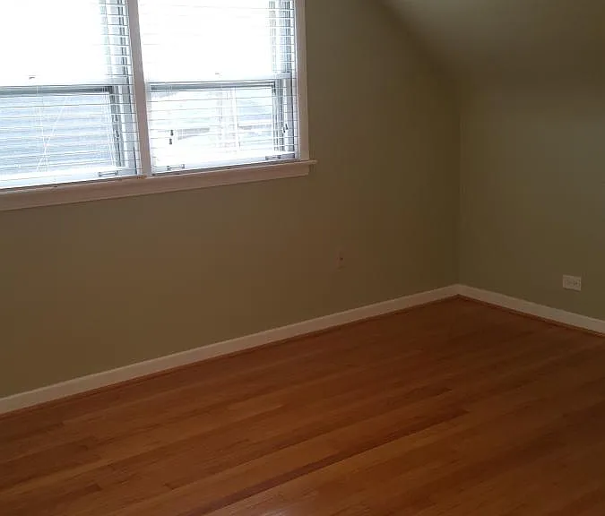 100 Hillgrove Ave #102 — Photo 9