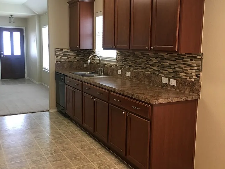 7005 Outfitter Dr — Photo 8