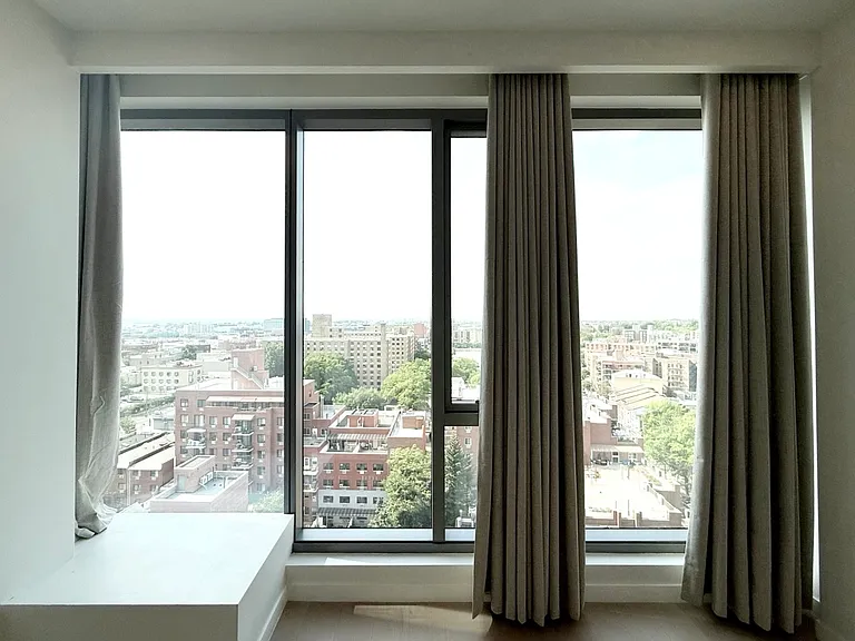 35-32 Leavitt St #10K — Photo 13
