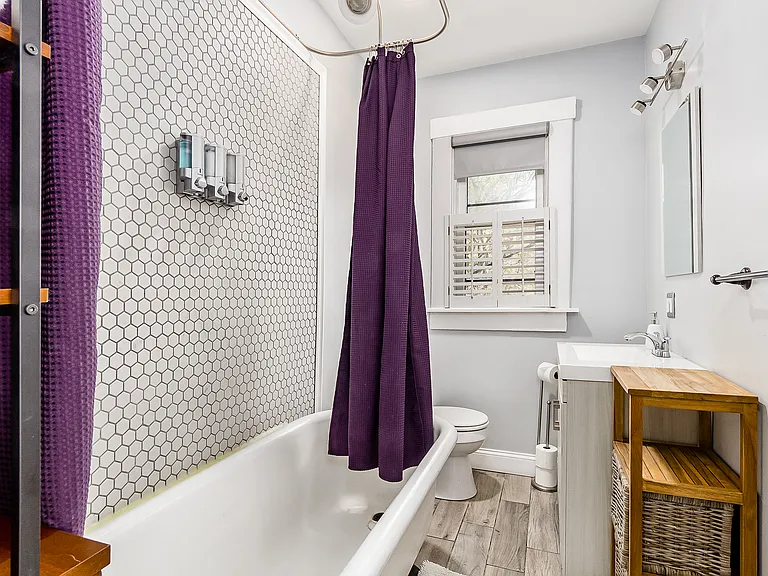 878 Harrison Ave — Photo 16