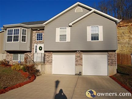 1st image of 111 Country Club Parc Ct