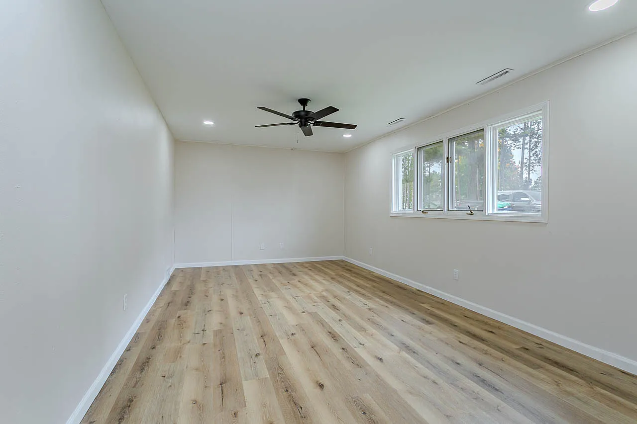 3 bed, 1.5 bath, 1200 sqft, $1,750 — Photo 2