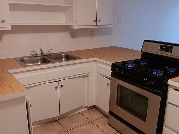 3rd image of 212 Craig Ct #C