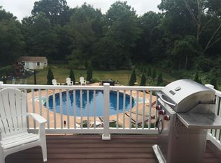 108 Duncaster Rd, Bloomfield, CT 06002