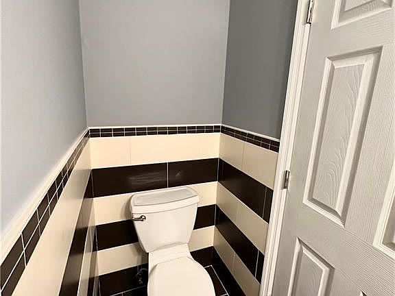 5th image of 87 Deer Court Dr