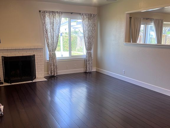 2nd image of 104 Diamond Dr