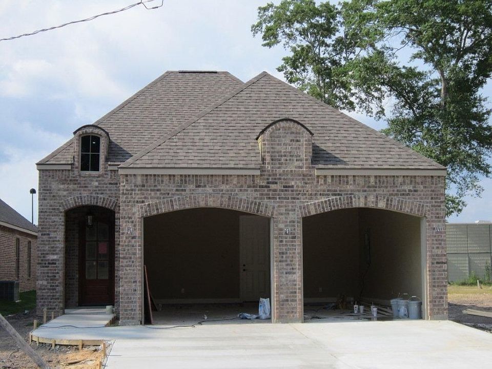 1st image of 1630 Woodland Dr