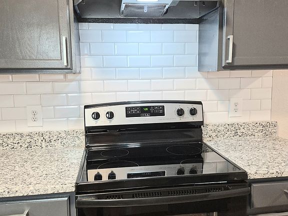 2nd image of 1701 San Rafael St