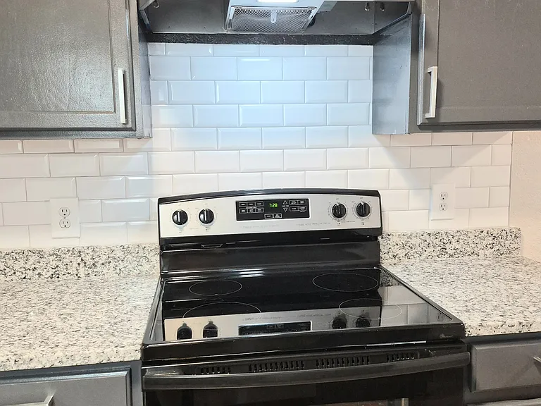 1701 San Rafael St — Photo 2