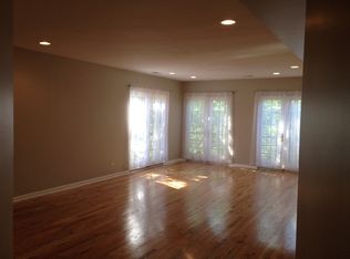 1116 W Taylor St APT 3, Chicago, IL 60607