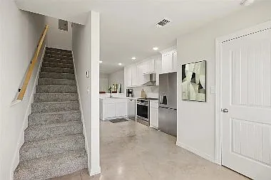 645 N McCart St #645 N MCCART — Photo 9