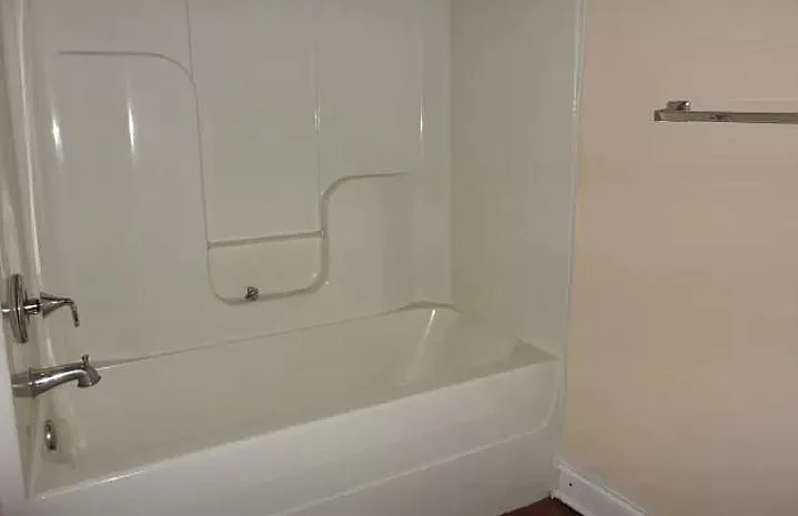 413 Vining Ct — Photo 4