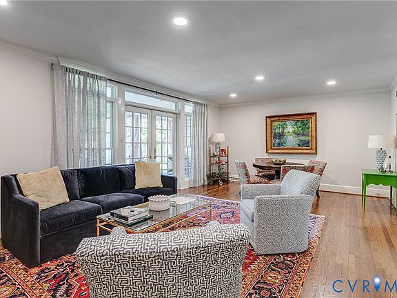 5th image of 326 Oak Ln