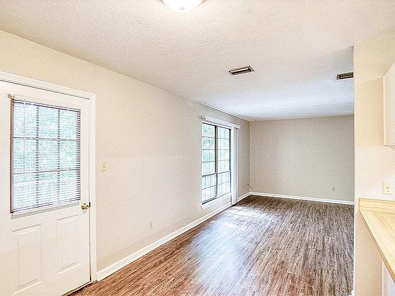 5th image of 671 Holyoke Ct APT B