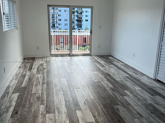 5th image of 3755 NE 167th St APT 31
