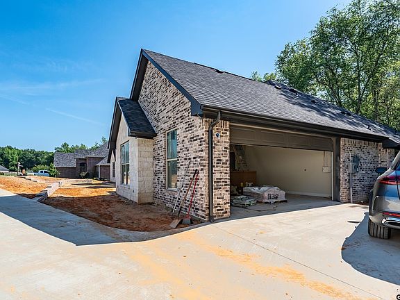 3rd image of 2546 Barton Creek Cir