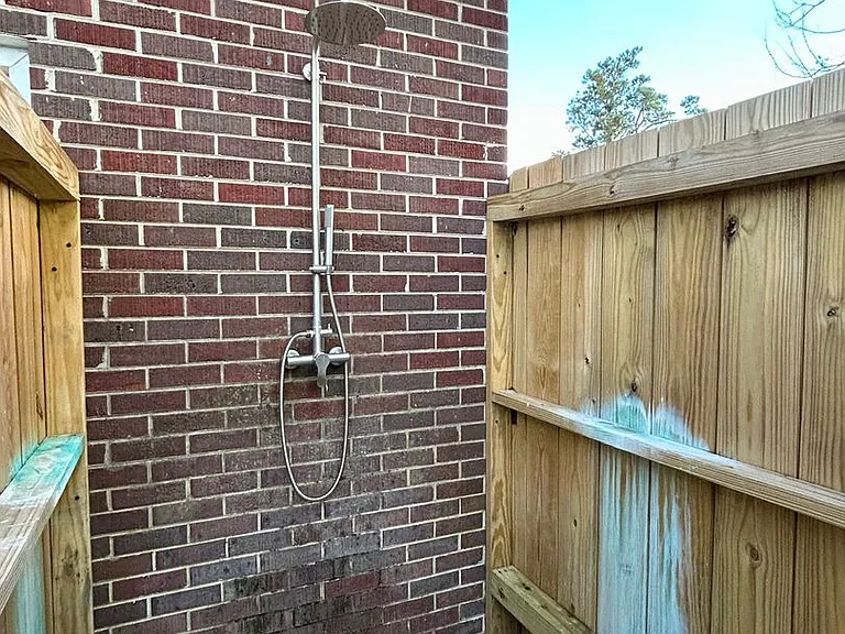 408 Lynette Dr — Photo 17