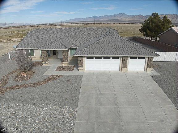 3rd image of 5000 Graystone Dr