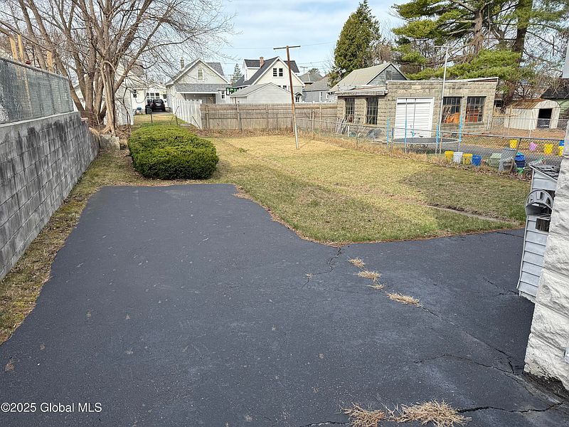 5th image of 1744 Avenue H
