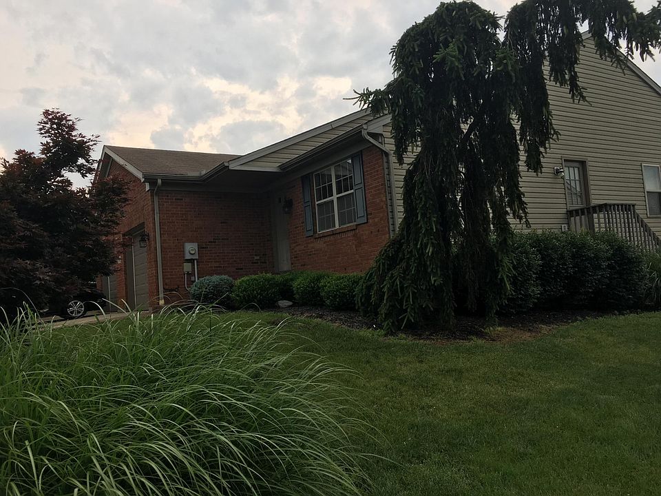 1st image of 792 Harvard Dr #B