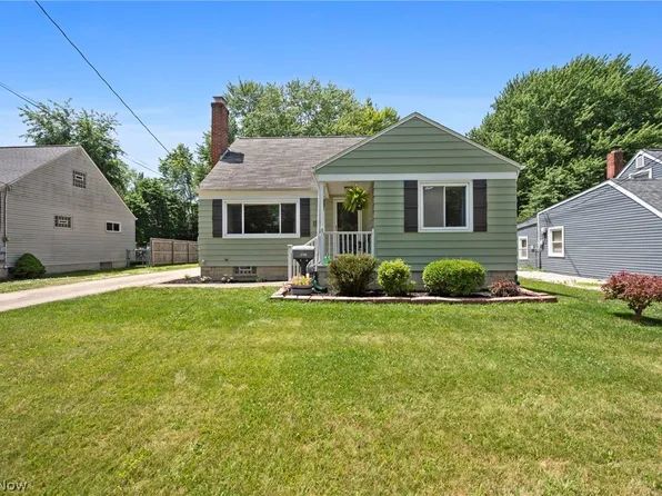 3756 Walter Rd, North Olmsted, OH 44070