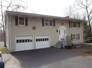 7 Roberts Rd, Marlborough, CT 06447