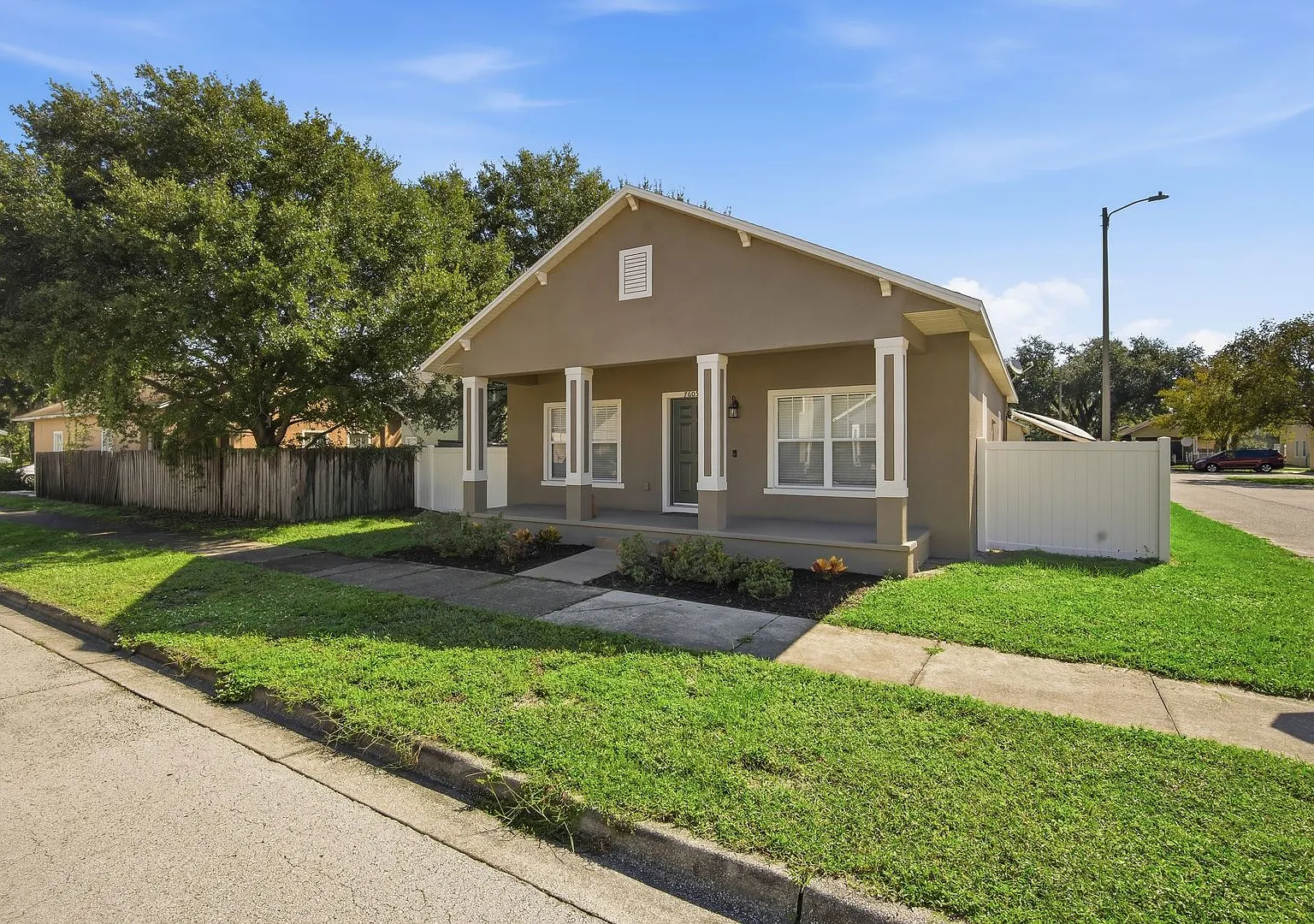 Seminole Heights 4-Bedroom Home with Fenced Yard & Community Amenities — Photo 3