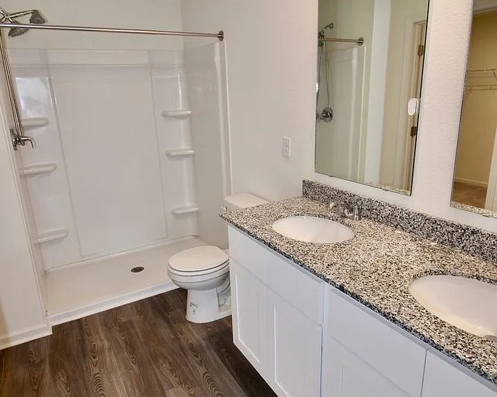 205 Landing Blvd — Photo 12