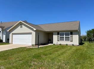 3100 Lake Stream Dr, Columbus, IN 47201