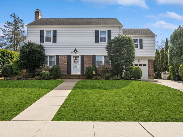 104 Mulberry Avenue, Garden City, NY 11530