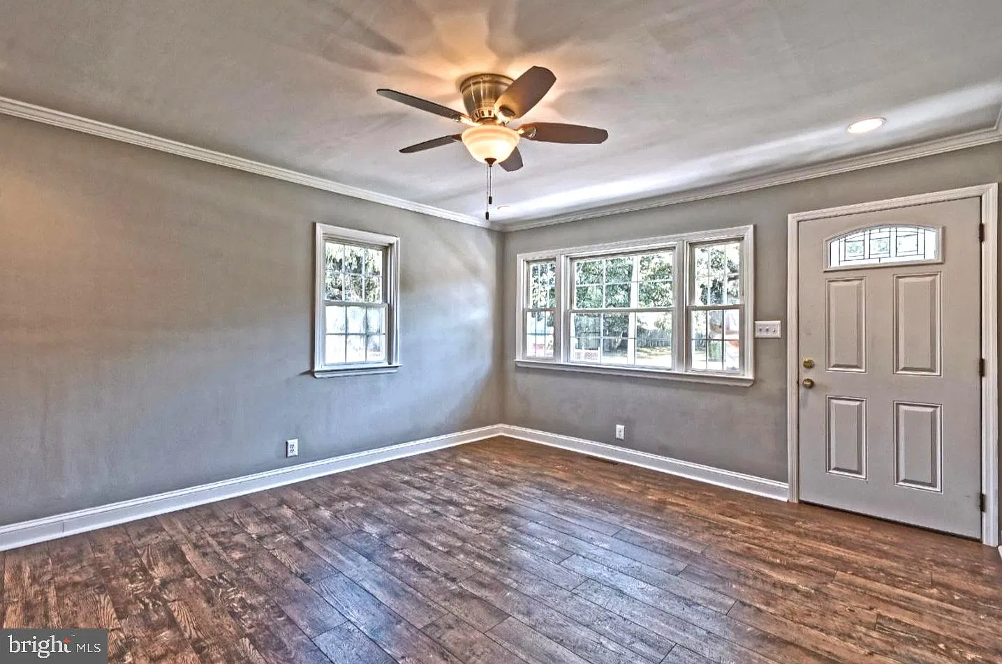 3 bed, 1.0 bath, 952 sqft, $2,000 — Photo 4