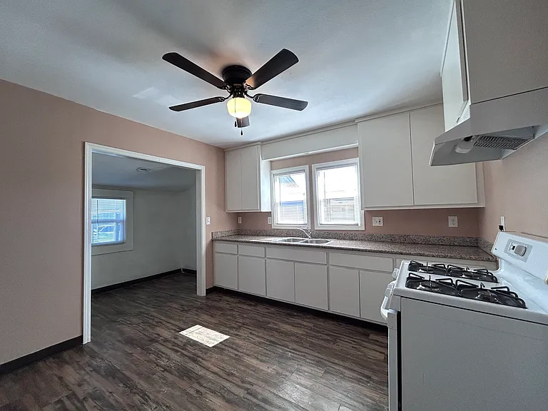 Kitchen and add'l room