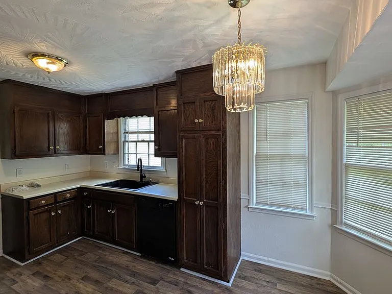 1060 Sandy Springs Rd NW — Photo 12