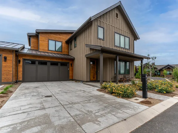 61303 McRoberts Ln #34, Bend, OR 97702