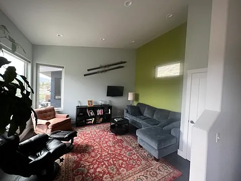 10 Hillside Dr — Photo 3