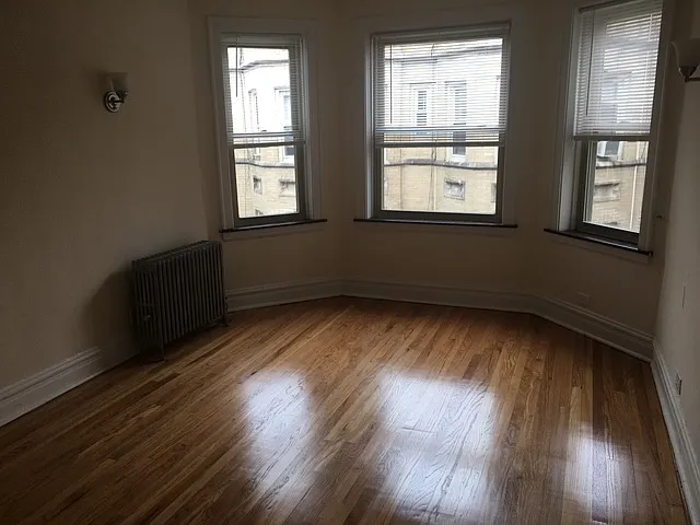 6171 N Winchester Ave #3 photo 1