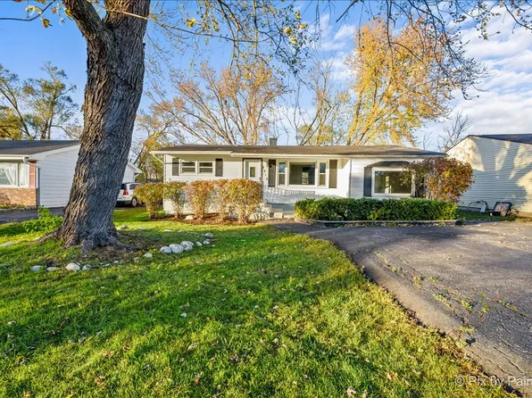 4814 Willow Ln, McHenry, IL 60050