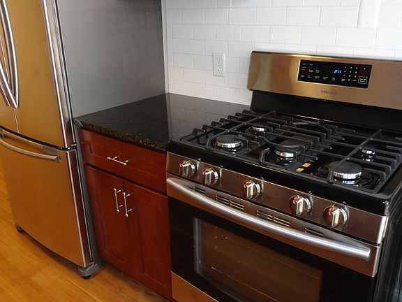 3rd image of 23-27 28th St #2R