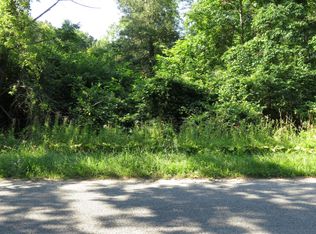 900 Willow Rd, Stevensville, MI 49127