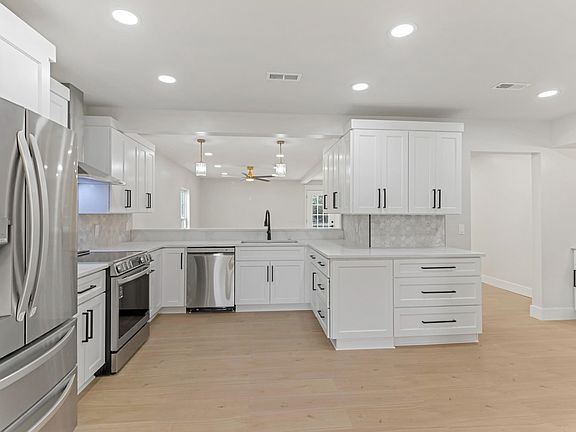 3rd image of 502 Kavan Ct