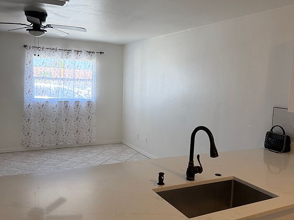 5th image of 530 SE 6th Ave