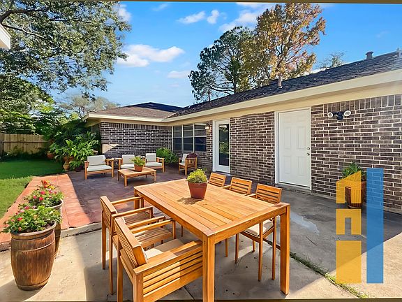 4th image of 9206 Sharpview Dr