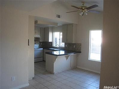 4th image of 1930 Glen Harbor Dr