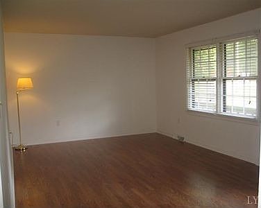 3rd image of 57 Ross Woods Dr