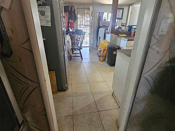 5th image of 1008 W 14th St