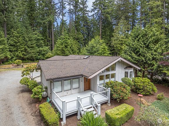 3rd image of 91 Tyee Lane