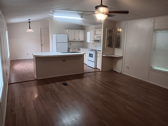 2nd image of 362 Calcasieu Ave