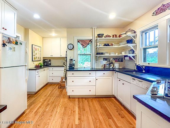 5th image of 24 Plattekill Avenue