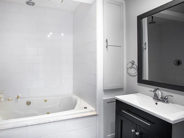 1141 Main St E #2 — Photo 22